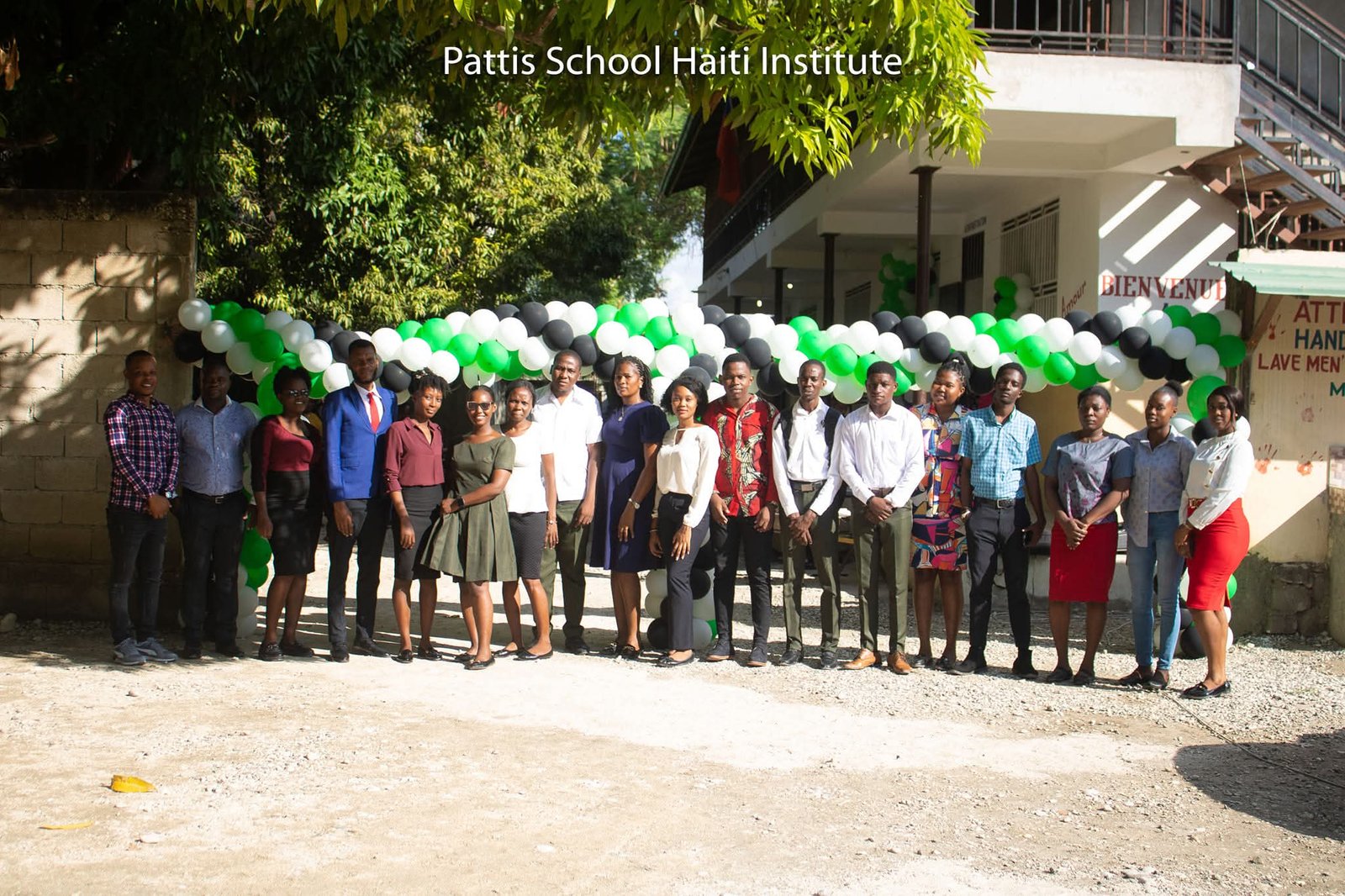 Les enseignants de Patti's School 